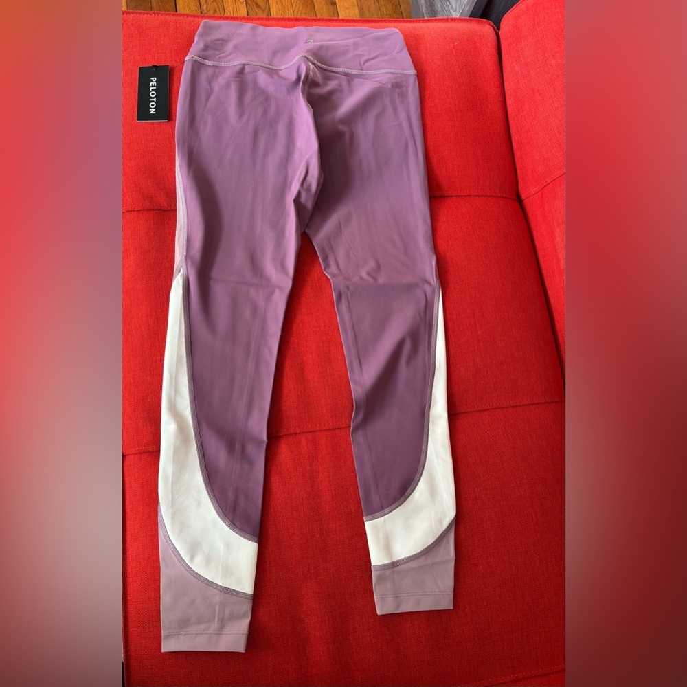 Peloton lavendar leggings size S